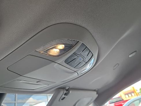 Used 2023 Chrysler Pacifica Touring-L FWD image 13