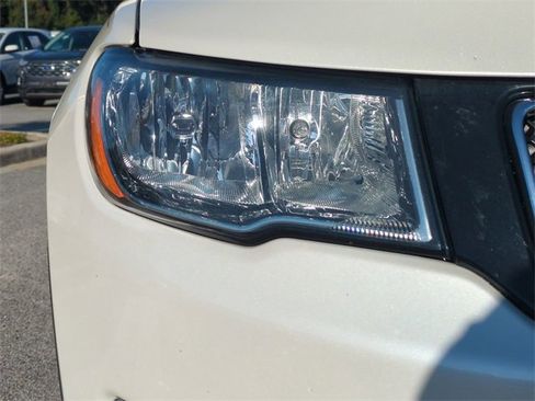 Used 2018 Jeep Compass Limited w/ Navigation Group image 10