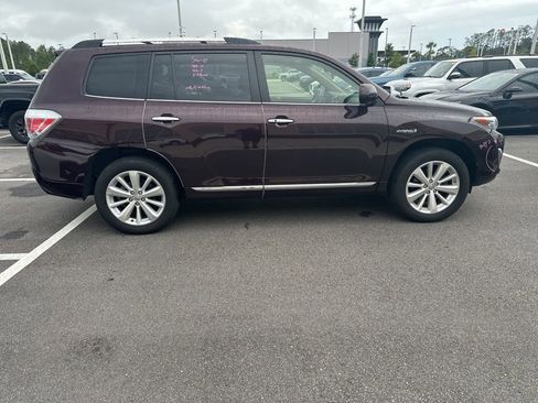 Used 2013 Toyota Highlander Limited AWD/4WD image 2