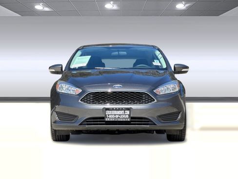 Used 2017 Ford Focus SE FWD image 5