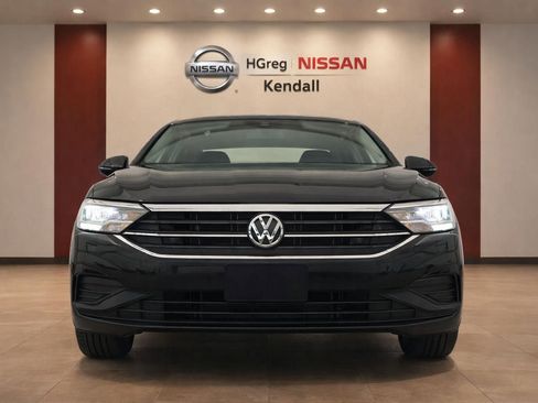 Used 2024 Volkswagen Jetta SE FWD image 5