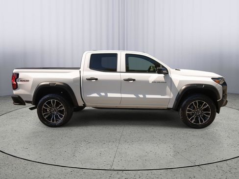 New 2025 Chevrolet Colorado Trail Boss AWD/4WD image 9