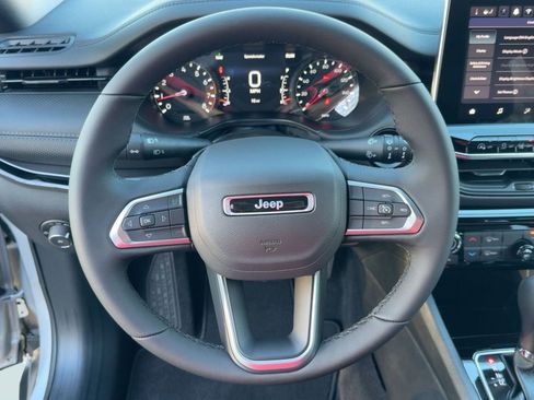 New 2026 Jeep Compass Latitude image 15