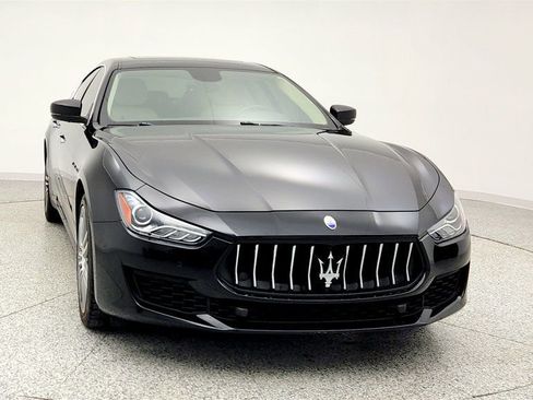 Used 2019 Maserati Ghibli S image 2