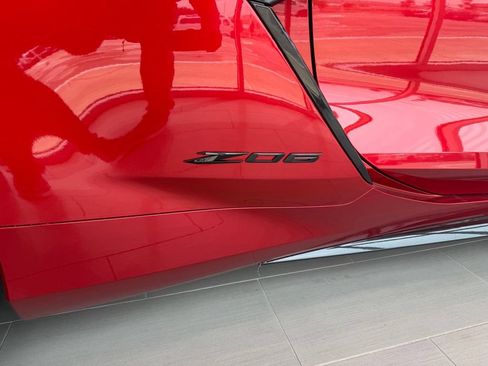 Used 2025 Chevrolet Corvette Z06 RWD image 9