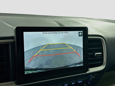 Used 2021 Hyundai Venue FWD image 23