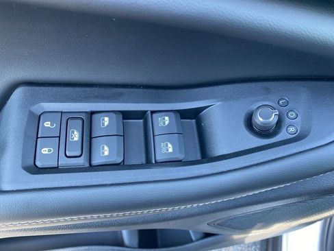 New 2025 Jeep Grand Cherokee Altitude image 11