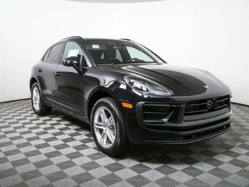 Certified 2026 Porsche Macan AWD/4WD image 27
