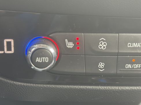 Used 2021 Buick Enclave Essence w/ LPO, Hit The Road Package AWD/4WD image 30