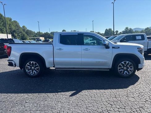 Used 2024 GMC Sierra 1500 Denali w/ Denali Reserve Package AWD/4WD image 9