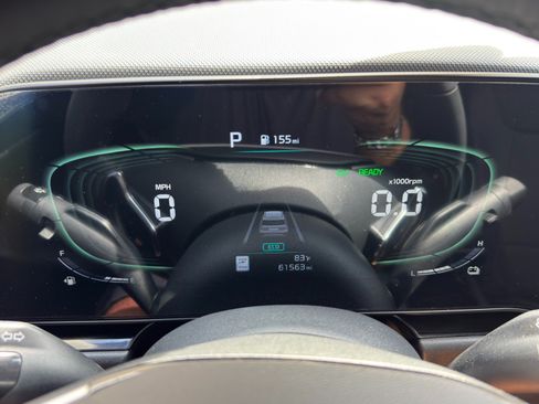 Used 2023 Kia Niro SX Touring FWD image 19