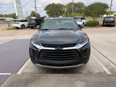 Used 2019 Chevrolet Blazer LT w/ Sound & Technology Package FWD image 2