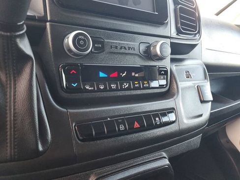 Used 2025 RAM ProMaster 2500 w/ U-Haul Equipment Group FWD image 17