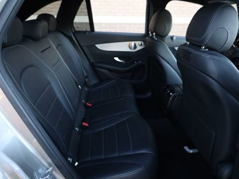 Used 2019 Mercedes-Benz GLC 300 4MATIC image 18