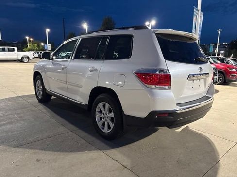 Used 2013 Toyota Highlander Plus AWD/4WD image 7