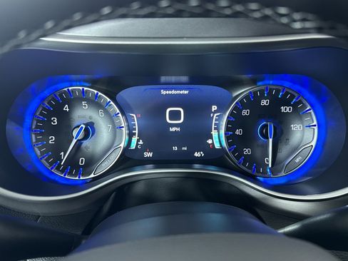 New 2026 Chrysler Pacifica Select AWD/4WD image 13
