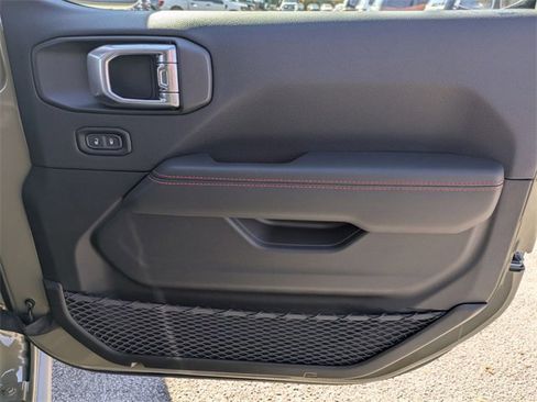 New 2026 Jeep Wrangler Rubicon w/ Xtreme 35 Tire Package image 37