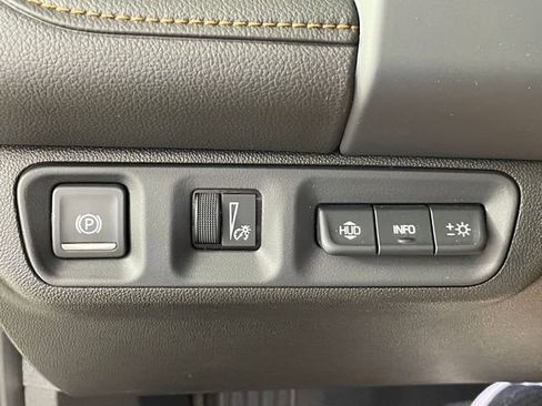 Used 2023 GMC Acadia AT4 w/ Technology Package AWD/4WD image 10