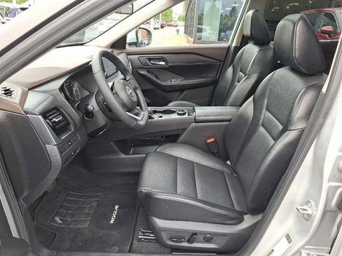 Certified 2022 Nissan Rogue SV w/ SV Premium Package AWD/4WD image 15