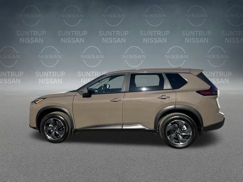 Certified 2025 Nissan Rogue SV FWD image 34