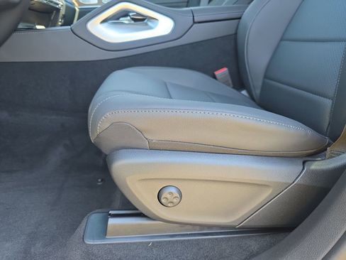 New 2025 Mercedes-Benz GLS 450 4MATIC image 28