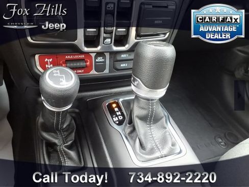 Used 2025 Jeep Gladiator Sport AWD/4WD image 23