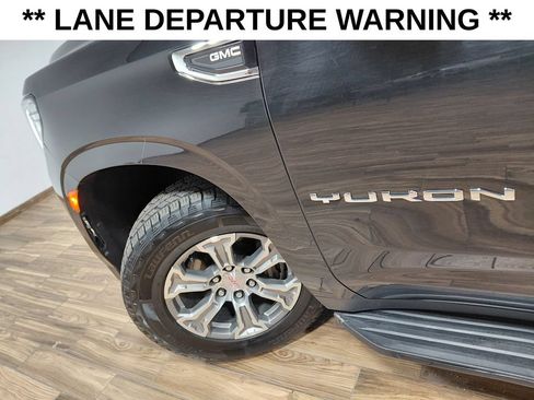 Used 2024 GMC Yukon SLE AWD/4WD image 10