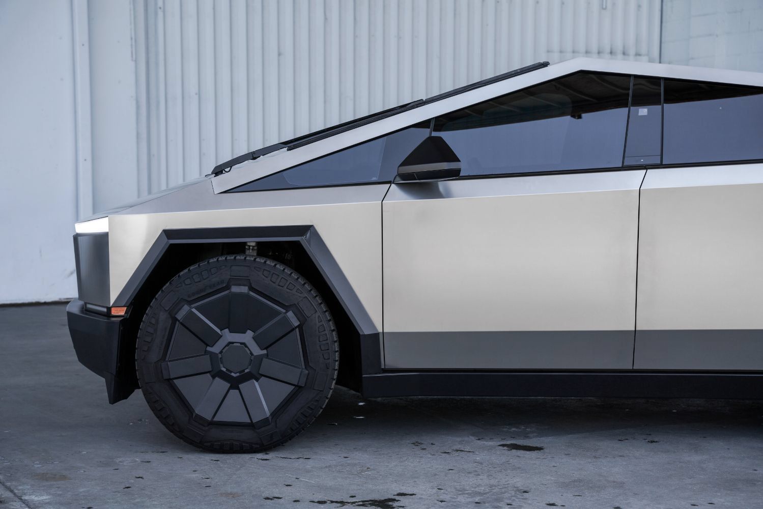 Used 2024 Tesla Cybertruck Cyberbeast AWD/4WD image 10