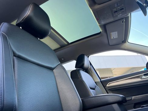 Used 2019 Volkswagen Atlas SEL image 18