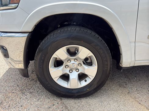 Used 2025 RAM 1500 Big Horn AWD/4WD image 3