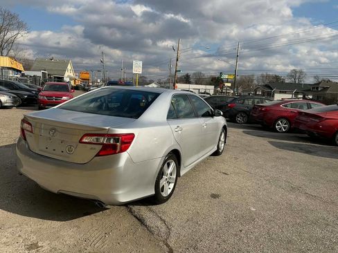 Used 2014 Toyota Camry SE image 4
