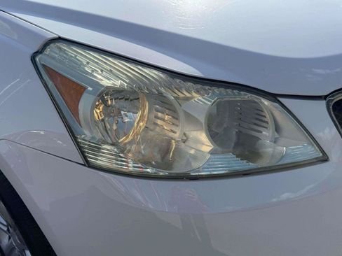 Used 2012 Chevrolet Traverse LS FWD image 10