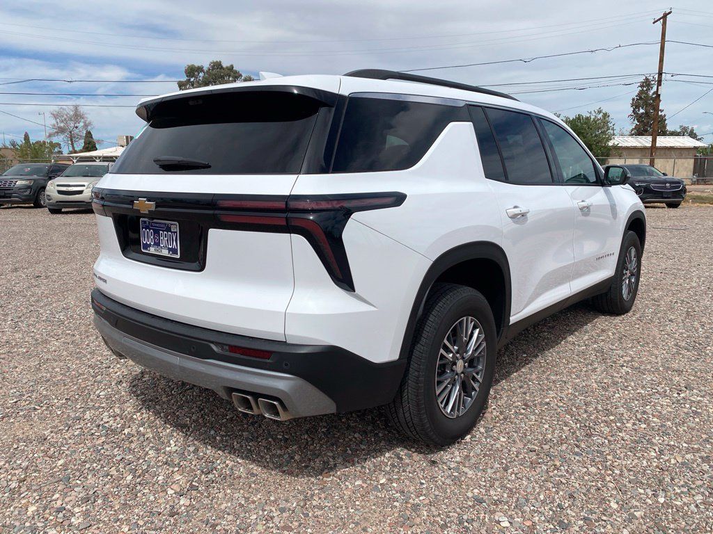 Used 2026 Chevrolet Traverse LT w/ Driver Confidence Package FWD image 5