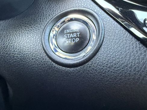 Used 2018 Toyota C-HR XLE FWD image 28
