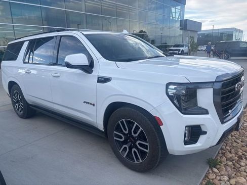 Used 2023 GMC Yukon XL AT4 AWD/4WD image 3