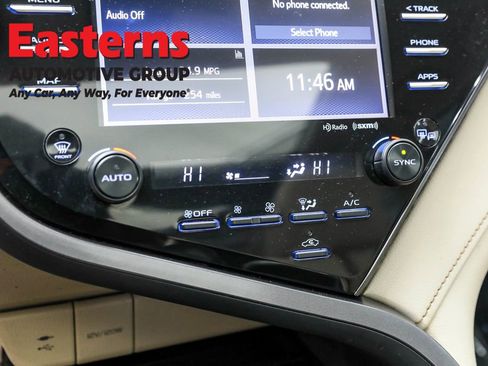 Used 2019 Toyota Camry XLE image 20