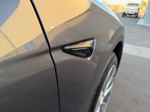 Used 2023 Tesla Model Y 2WD image 33