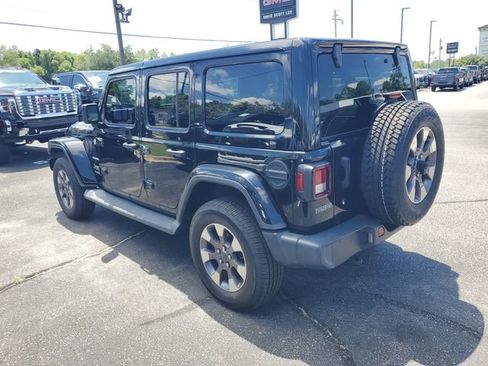 Used 2020 Jeep Wrangler Unlimited Sahara AWD/4WD image 3