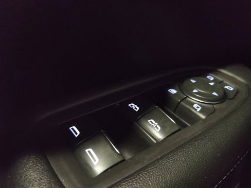 Used 2020 Cadillac XT5 Premium Luxury FWD image 27