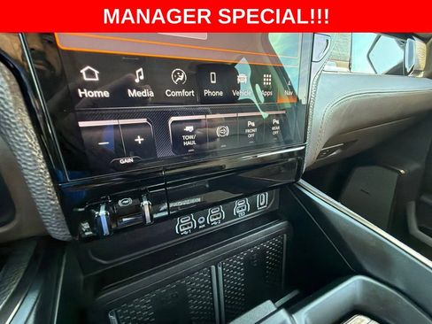 Used 2025 RAM 2500 Limited AWD/4WD image 29