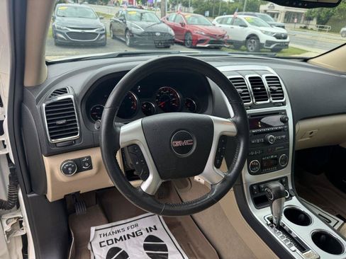 Used 2010 GMC Acadia SLT FWD image 18