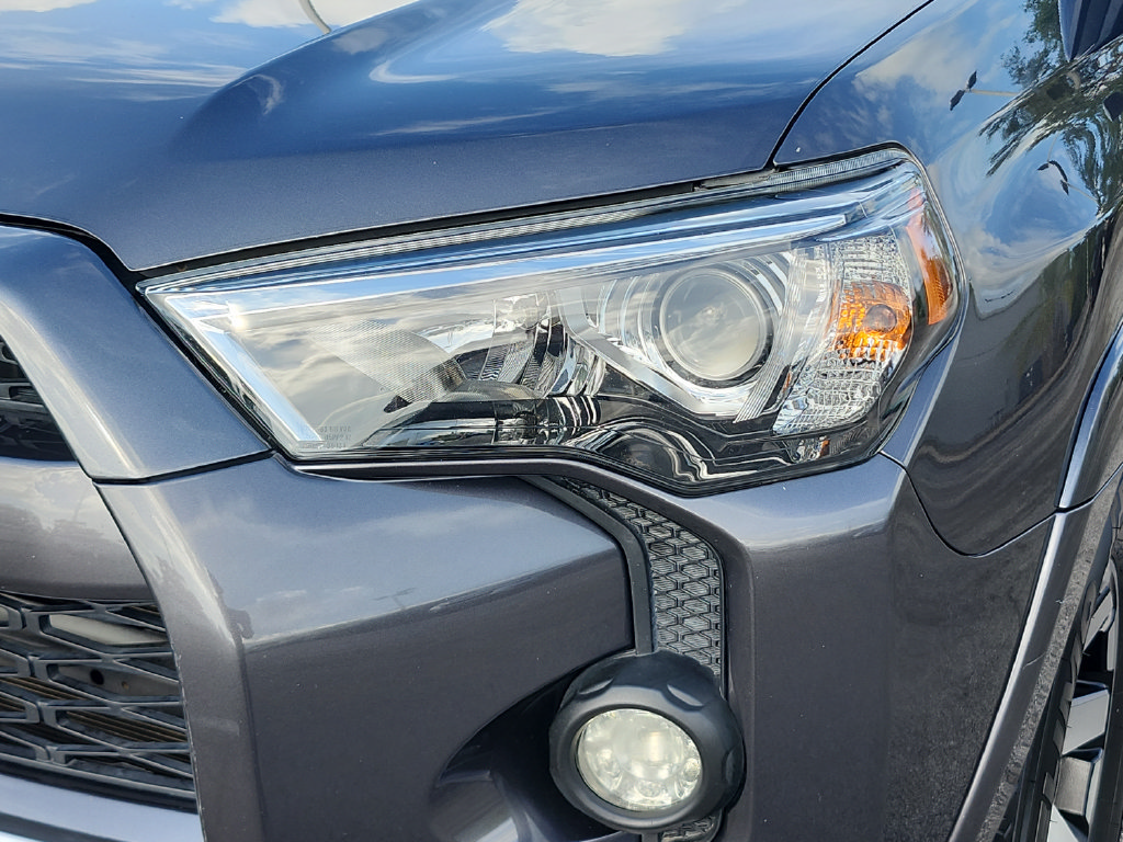 Used 2019 Toyota 4Runner TRD Off-Road Premium AWD/4WD image 14