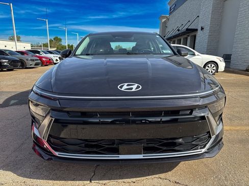 Used 2025 Hyundai Sonata SEL AWD/4WD image 2