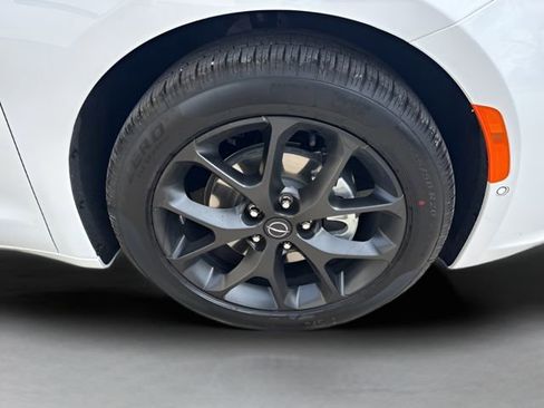 New 2026 Chrysler Pacifica Select w/ S Appearance Package image 9