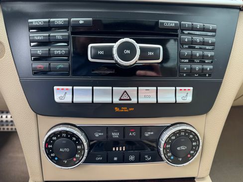 Used 2013 Mercedes-Benz C 300 4MATIC Sedan image 24