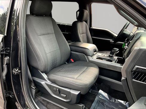 Used 2019 Ford F150 XLT w/ Equipment Group 302A Luxury AWD/4WD image 29