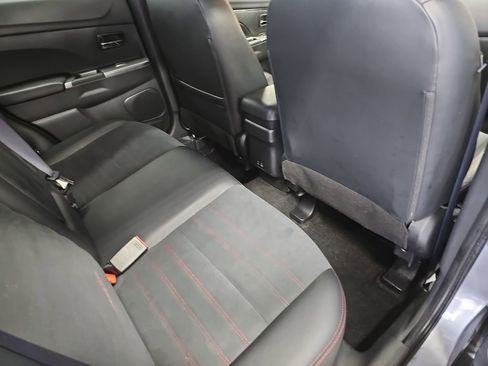 Used 2024 Mitsubishi Outlander Sport SE image 11