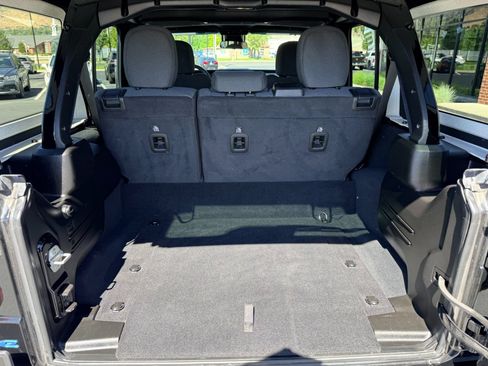 Used 2024 Jeep Wrangler Unlimited AWD/4WD image 27
