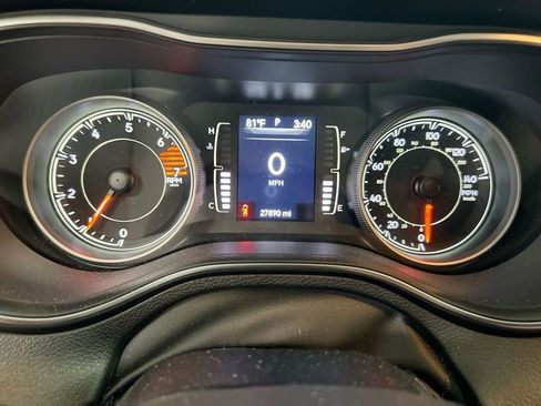 Used 2019 Jeep Cherokee Latitude w/ Popular Appearance Group AWD/4WD image 12