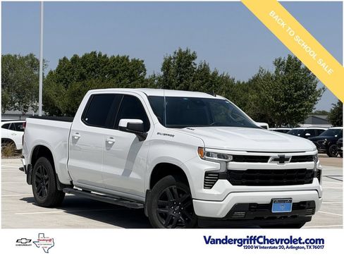 Used 2025 Chevrolet Silverado 1500 RST w/ Convenience Package II RWD image 2